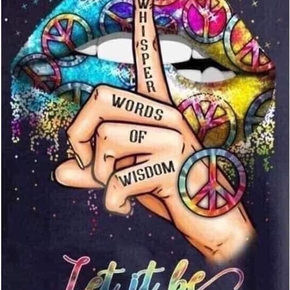 Teeteesthriftedthreads. All items are thrifted from a smoke/pet free home. - Picture 4 of 6